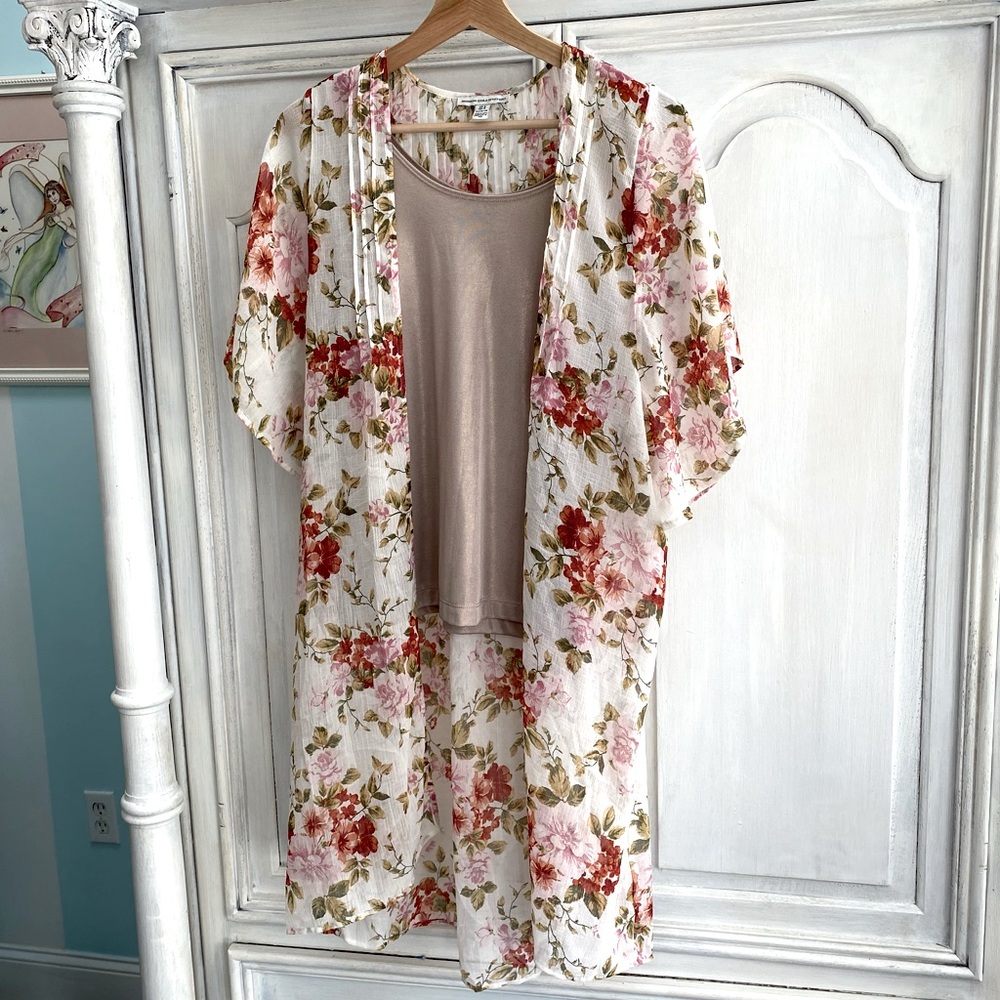 American Eagle Outfitters Romantic Rose Kimono🌹
